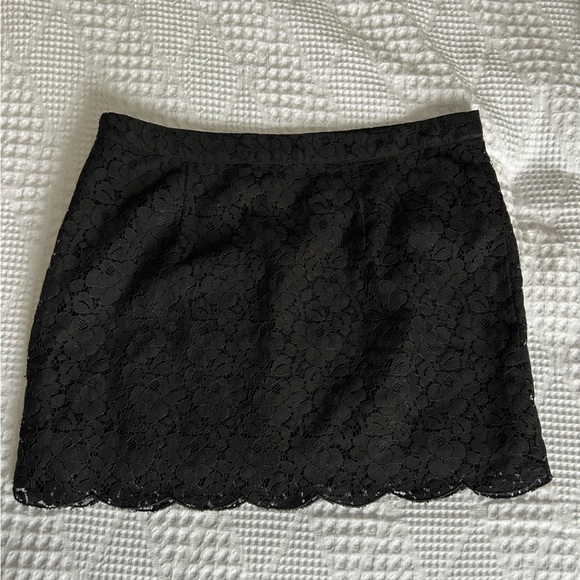 *SALE* Aritzia black lace skirt - Picture 3 of 4